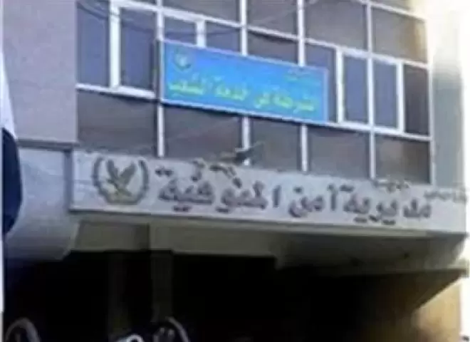 ضبط قائد سيارة نصف نقل قام بالسير عكس الإتجاه بأحد شوارع مدينة السادات بالمنوفية معرضاً حياته والمواطنين للخطر